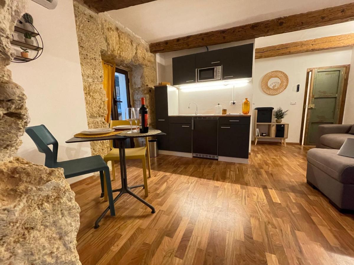 Corrieri Little Apartment Palermo Bagian luar foto